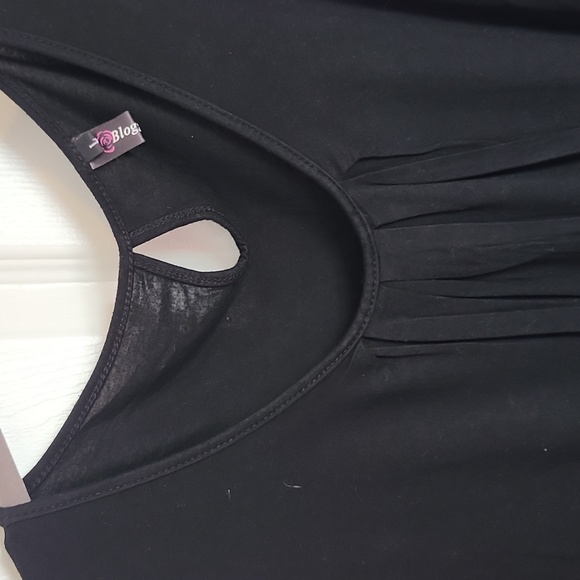 Black Flowy Tank Top Large - Picture 4 of 6